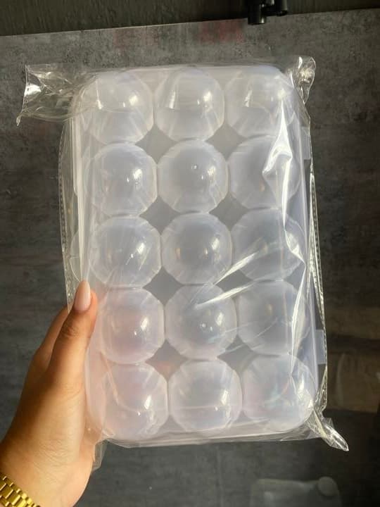 Huevera transparente